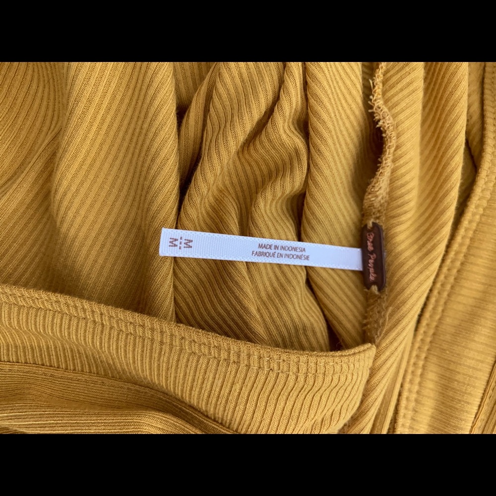 Free People Twisted Back Top 🥳🛍Host Pick🥳🛍 - Picture 11 of 14